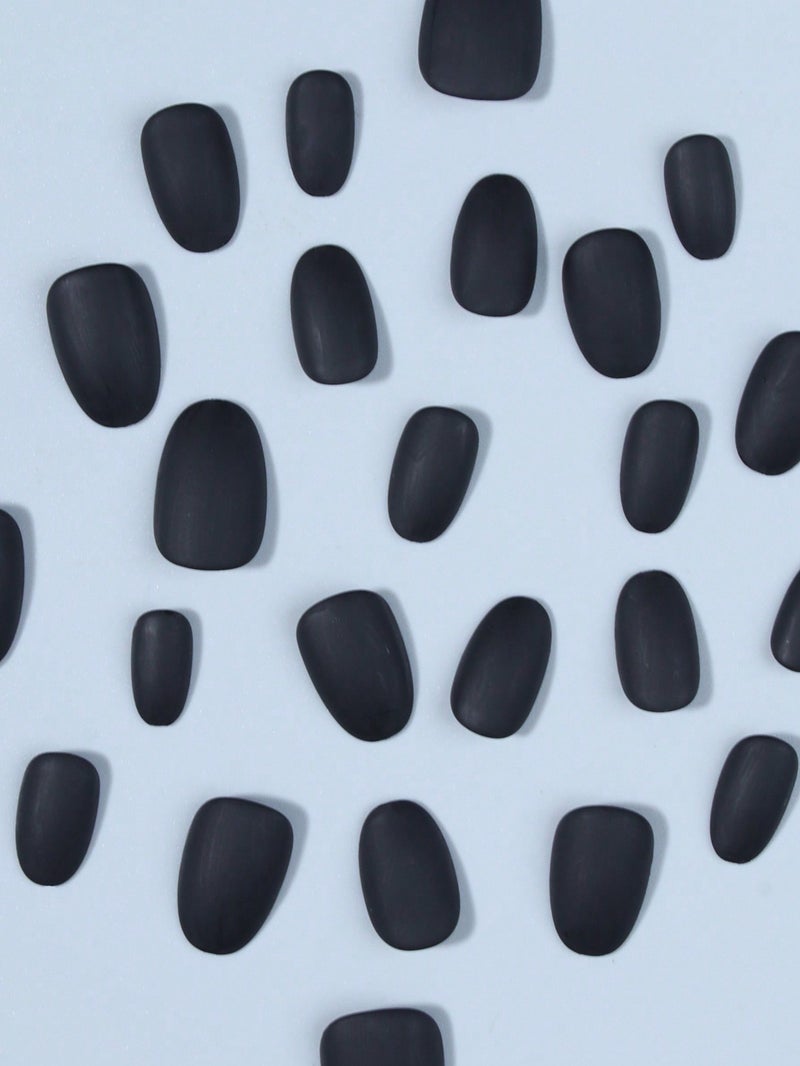 اظافر تركيب قصيرة بشكل لوزي باللون الأسود المطفي - طقم اظافر تركيب 24 قطعة مع مبرد - Image 2